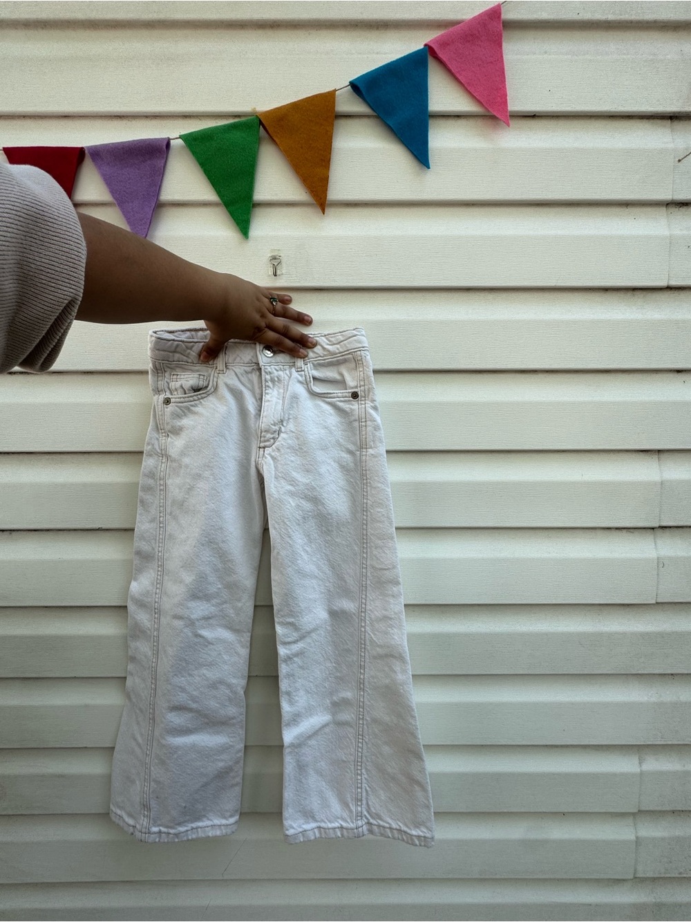 Zara White Wide-Leg Jeans - Clean Minimal Style